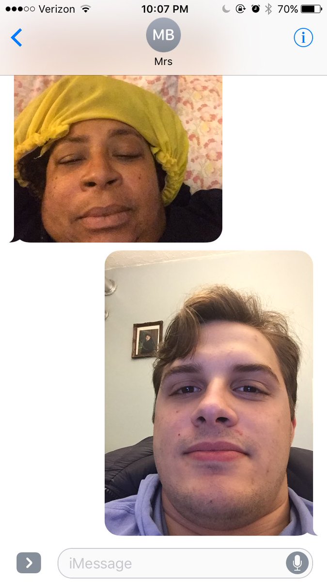Jbogle300's tweet photo. My mom accidentally sent my best friend a selfie lmfaoooo https://t.co/tZmlh1BWHW