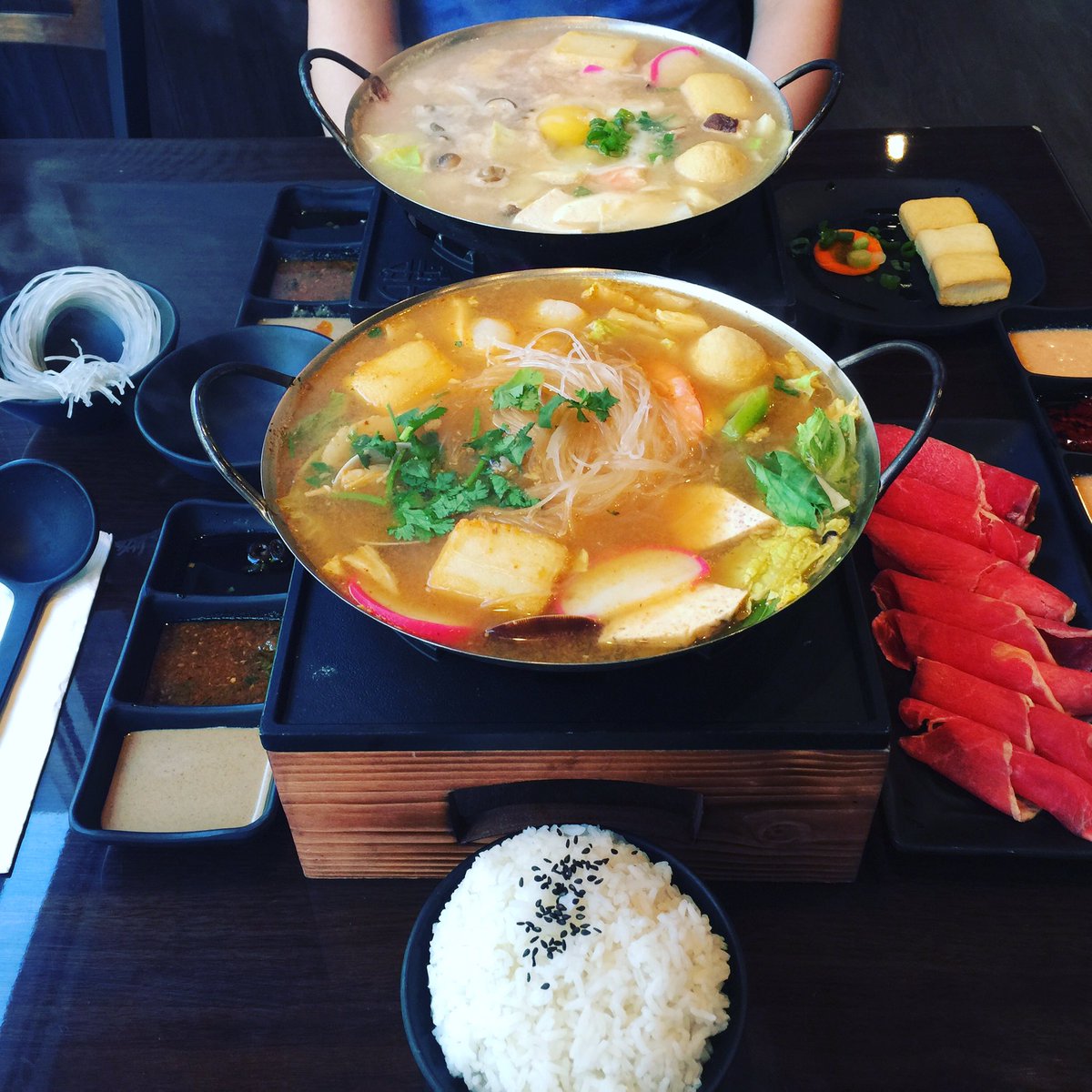 VnikkiR's tweet photo. Perfect weather for some 🍲 #littledipperhotpot #littledipper #hotpot https://t.co/K4G3FMeUlp
