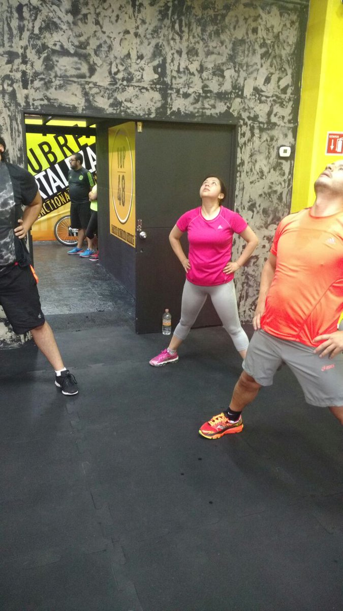 Lilianmr08's tweet photo. #Equipo_YoAprendo Equipo M.  Atreverse a hacer algo nuevo, hace que cambie tu mente!😀 Reto entrenamiento físico. Feliz!! https://t.co/ecqybvjvTi