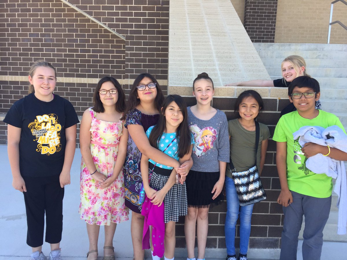 Shabushabugirl's tweet photo. #Fernandezfinearts #bulldogSTRONG #fernandezstrong #togetherwesing https://t.co/hiWkU6XKLn