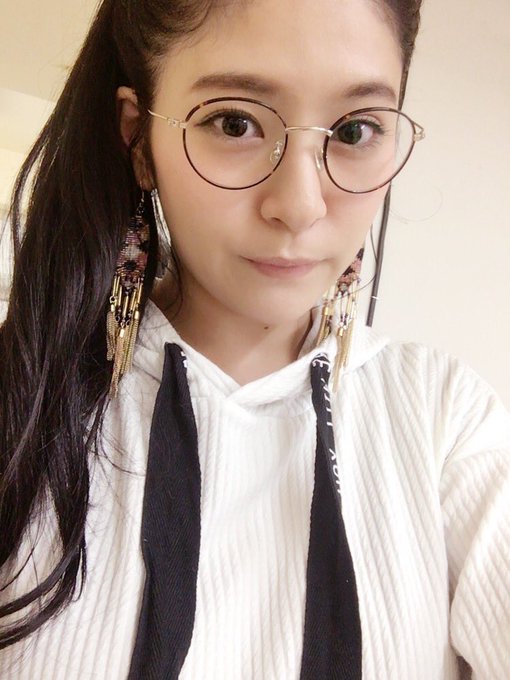 昨日は2店舗目のイベントに来て下さった皆さんもありがとうございました(((o(*ﾟ▽ﾟ*)o))) メガネポニーテールめぐりとジュリアナ風めぐりだったよ♪ https://t.co/YzfrA9EEm<a href="/tag/%E3%83%9E%E3%82%B8%E3%82%A7%E5%80%92%E7%94%A3"class="tags"><span>#マジェ倒産</span></a>