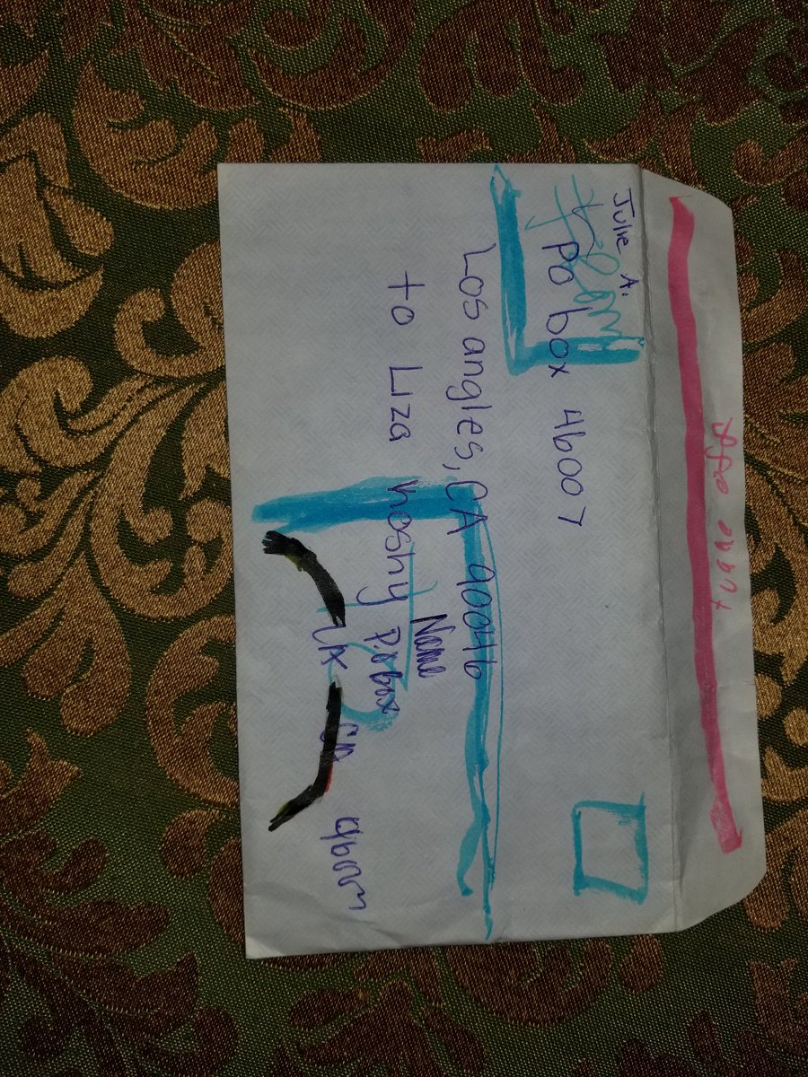 lifewithbekah's tweet photo. @lizakoshy one of my mom's friends grand daughter is going to send you a letter she loves you so much! https://t.co/YDjve3U0u8