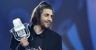 EuroSpainES's tweet photo. Portugal gana Eurovisión 2017 mientras España queda última con 5 puntos https://t.co/Tk1cZeFXdB https://t.co/of54aJIp7I