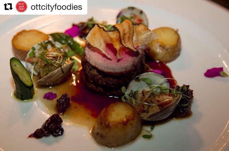 Portus360MTL's tweet photo. L'un des fabuleux plats de chef @LoureiroHelena lors de son souper en tant que chef invitée au @CasinoLacLeamy 👌🏼💯🇵🇹 #outaouaisfun https://t.co/tKXNjpfBZZ