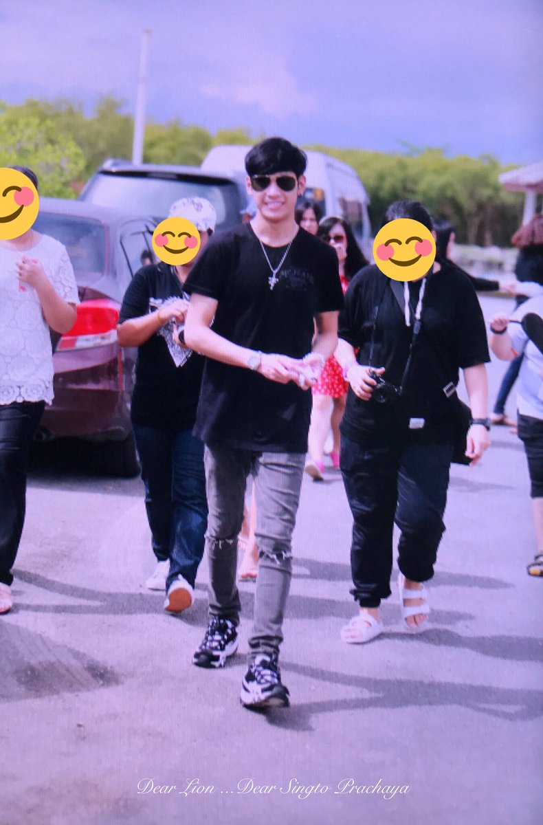 DearLion0728's tweet photo. 14.05.17 
#SingtoPrachaya 
ไว้เจอกันใหม่นะ เดินทางปลอดภัย:) 😎 https://t.co/yBp3HWtd7d