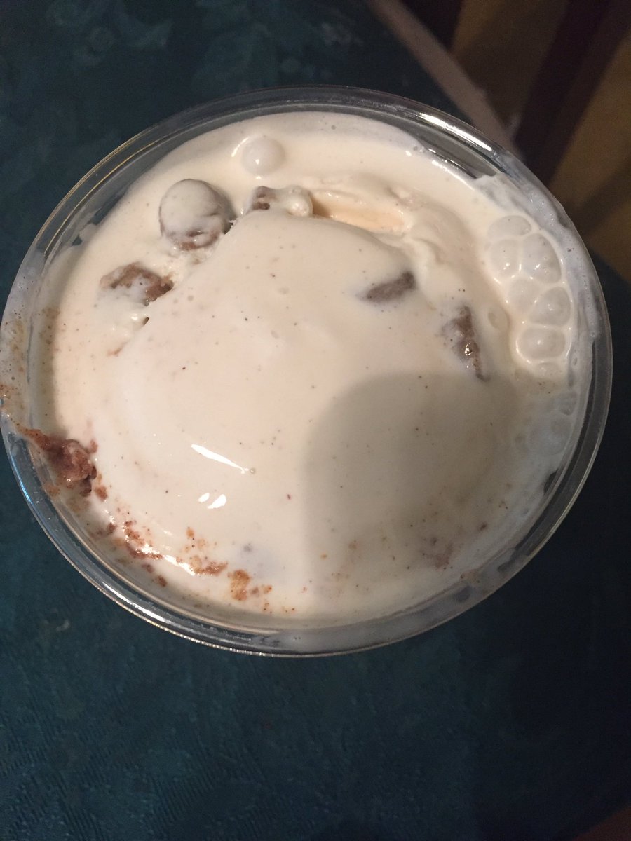 FoodDLite's tweet photo. All ice cream is not created equal. Arrived in Central PA after 8pm and headed right to 3B's. Sticky buns &amp; graham slam. #3Bs #FoodPorn https://t.co/zazi4UJACp