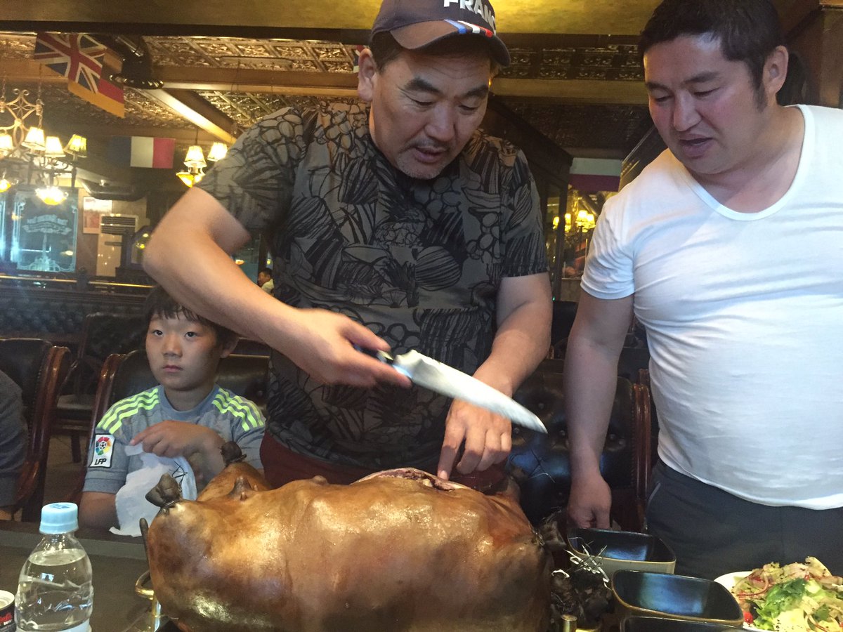 Амралтын өдрөө сайхан өнгөрүүлээрэй! Дүү нар сайхан ямааны боодог хийж дайлж байна баярлалаа!