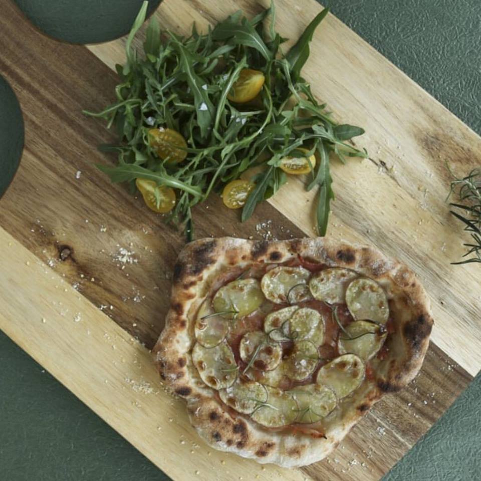 susanjungfood's tweet photo. #homemadepizza baked in the oven! #foodeditor #recipecolumn @SCMP_News https://t.co/EiYKTvD6R2 https://t.co/oJmcE28aJ6
