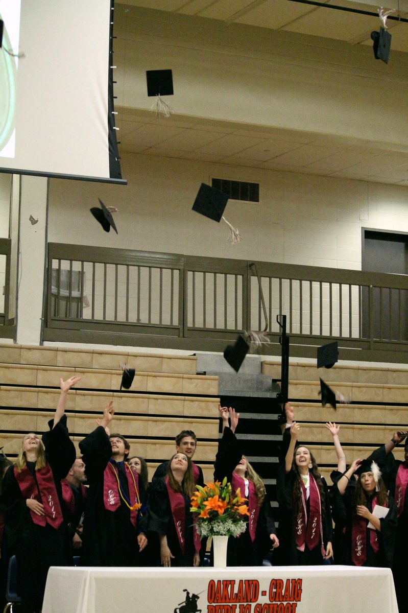 memories_cafe's tweet photo. Congratulations Class of 2017!! 🎓

#ClassOf2k17 #OaklandCraig #PublicSchool #Graduates #BestClass #CapToss #AnythingButOrdinary https://t.co/U2kfM6lh6j