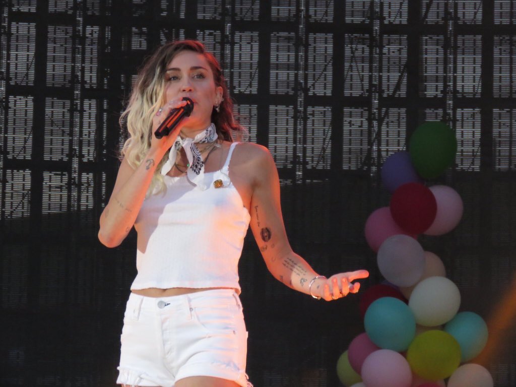 CyrusEvolution's tweet image. Miley performing at Wango Tango tonight!