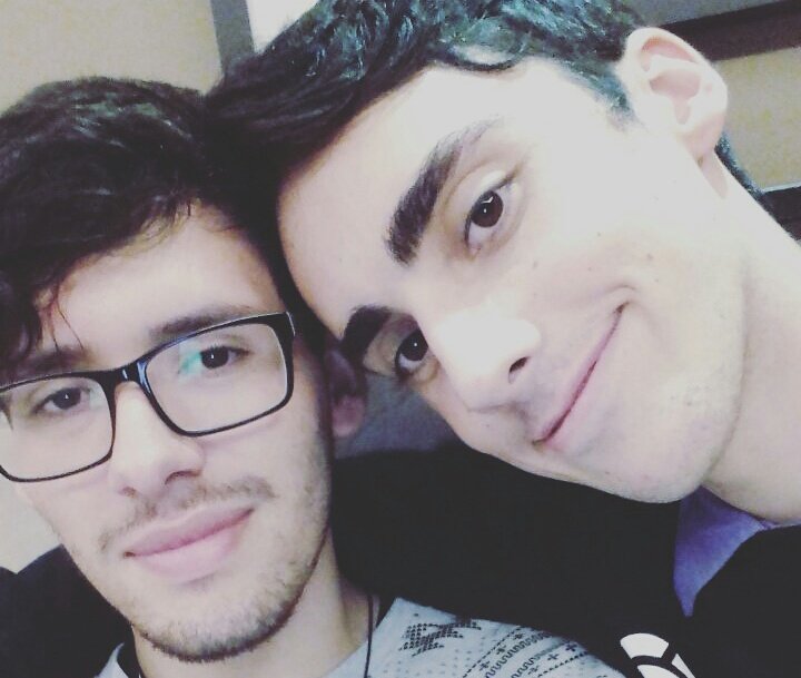 LeandroMarBran's tweet photo. Love U @IsLuccas 
#gay #loveislove #lovewins https://t.co/KRnXnx5CqR