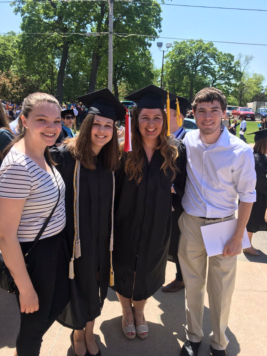 GK220Pudge's tweet photo. I'm so proud of mom Jess for graduating today! You go change the world &amp; do big things &amp; make good choices https://t.co/IOJbspdieT