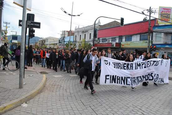 FESAFCHILE's tweet photo. La educación es alta en deudas, desigualdad y lucro!⚠ | 2° Marcha Nacional, San Fernando #FinALaDeuda ❗ https://t.co/wTeRTnSmBV