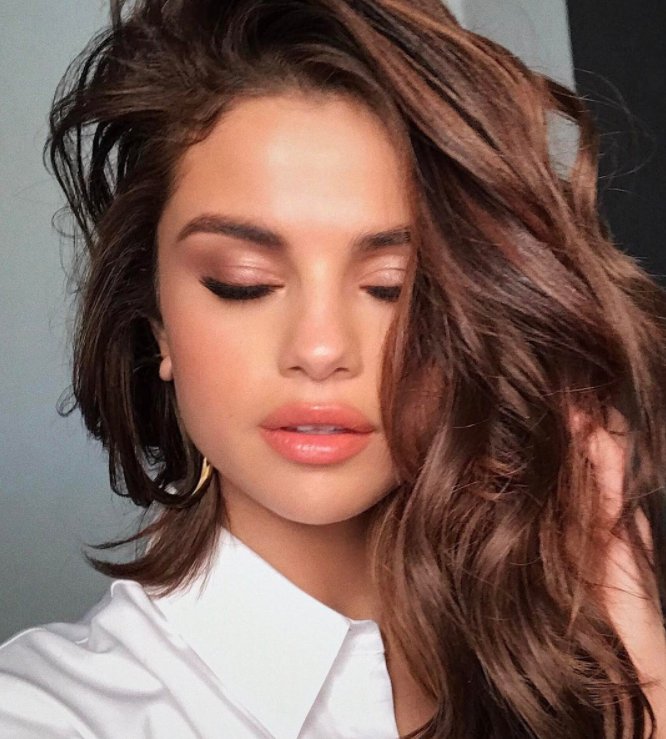 Selena Gomez's makeup artist explains how to achieve the ultimate "no makeup" look: wmag.cm/ejqKWUA