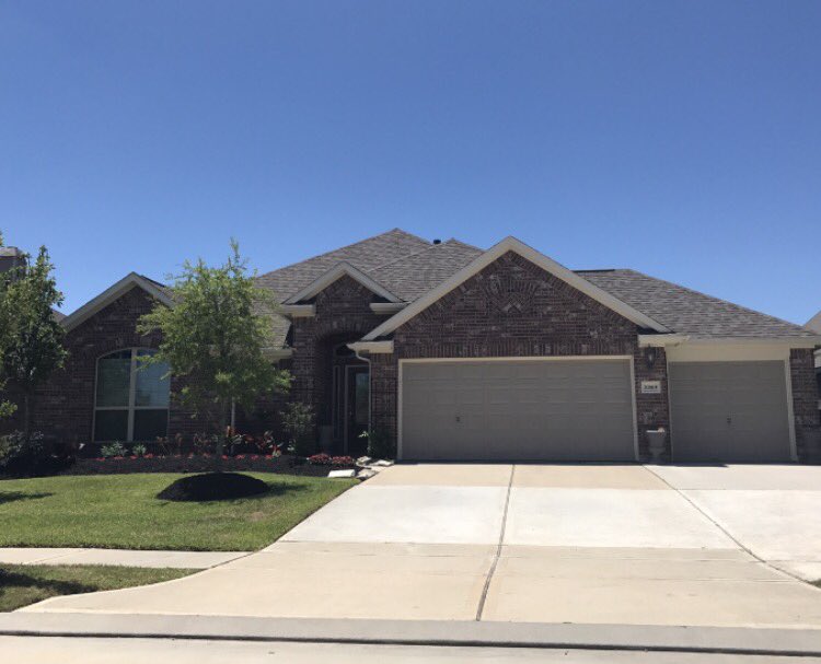 KJRealtyHouston's tweet photo. Fairfield Beauty.  3 bed 🏖 media room🏖3 car garage🏖huge lot @GiraffeRealty @GiraffeRE @memorialhermann @FedEx  340K and worth it !!! https://t.co/1V5vonAnB7