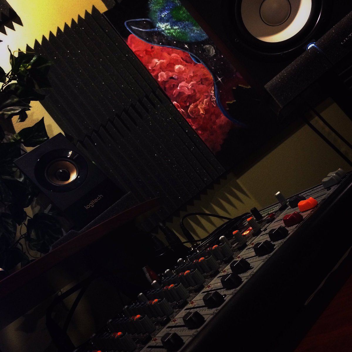 MidWest Audio&Video (MidAudio) Twitter