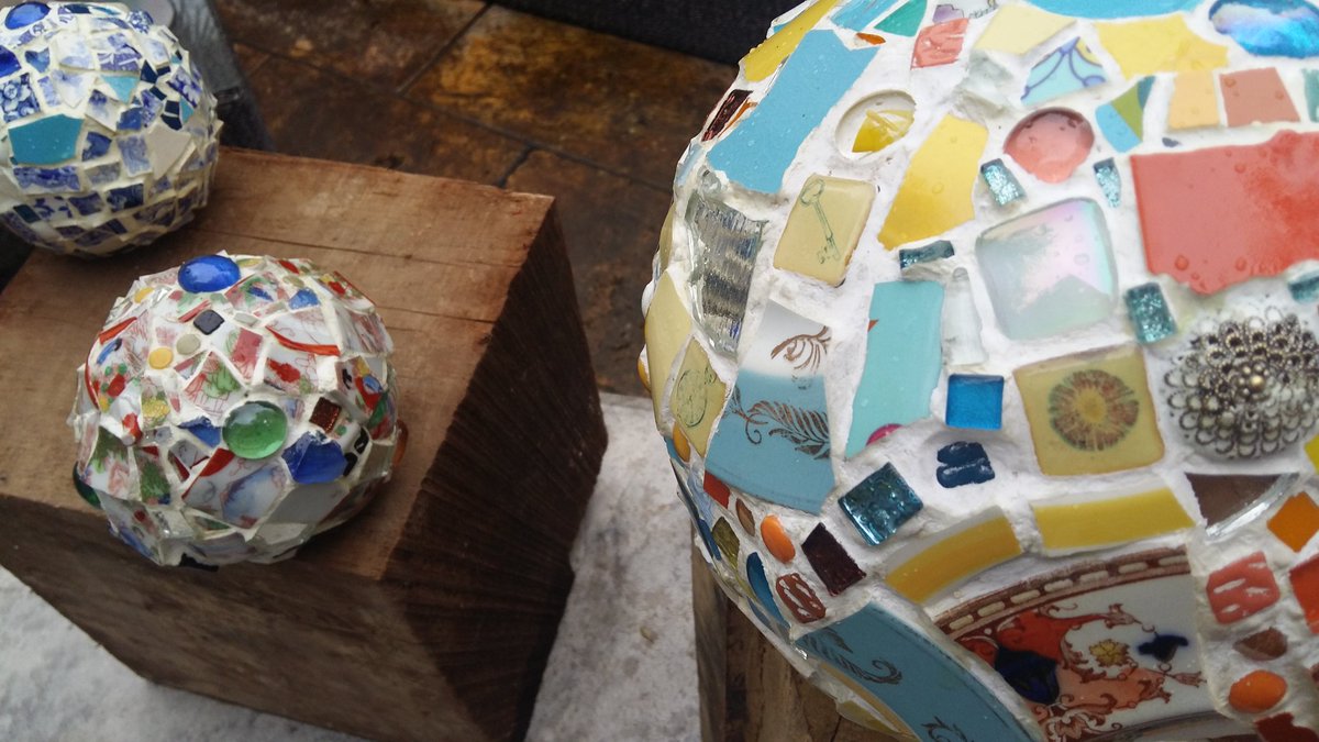 vanessaclarkart's tweet photo. Artists open house may weekends 11-5
4 chanctonbury Rd,  Hove, BN3 6EL #salondessource #AOH2017  @rosie_odette https://t.co/lyVEi3FPf0