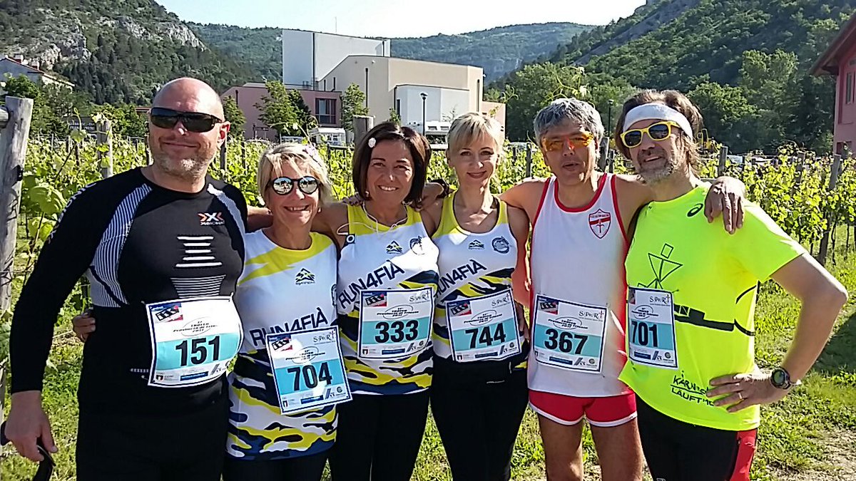 SaraSanson67's tweet photo. Terza #gara  #TrofeoTrieste @Run4Fia con tanti #amicirunners !! Domani #provagenerale #jamaran2017 la vedo dura...😂😂😂😂 oggi vista la cima 😜 https://t.co/wB9LKZOE0L
