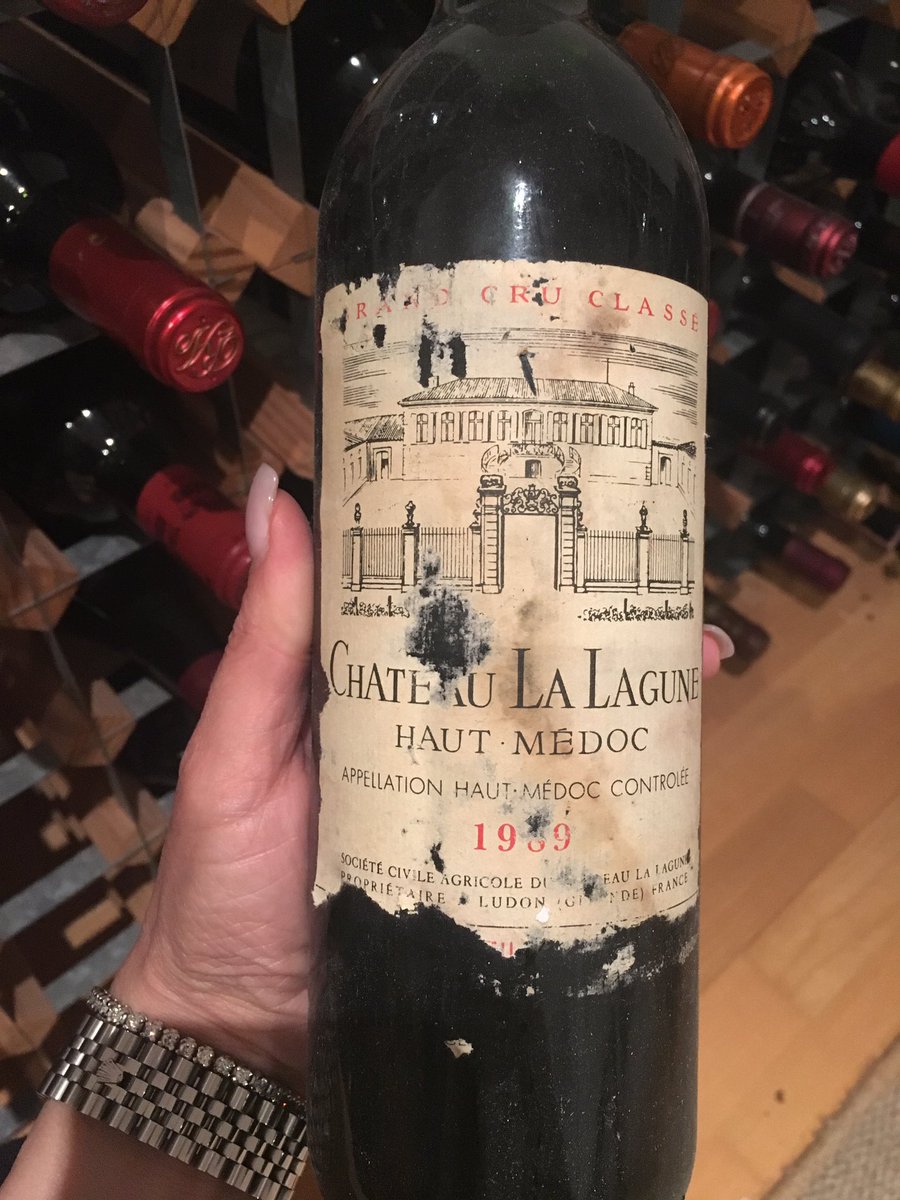 AliceAWineGuru's tweet photo. Love friends that share my passion for #wine but love friends more who own a #winecellar 🤣🍷💃🏻 https://t.co/CRH4bgDdmp