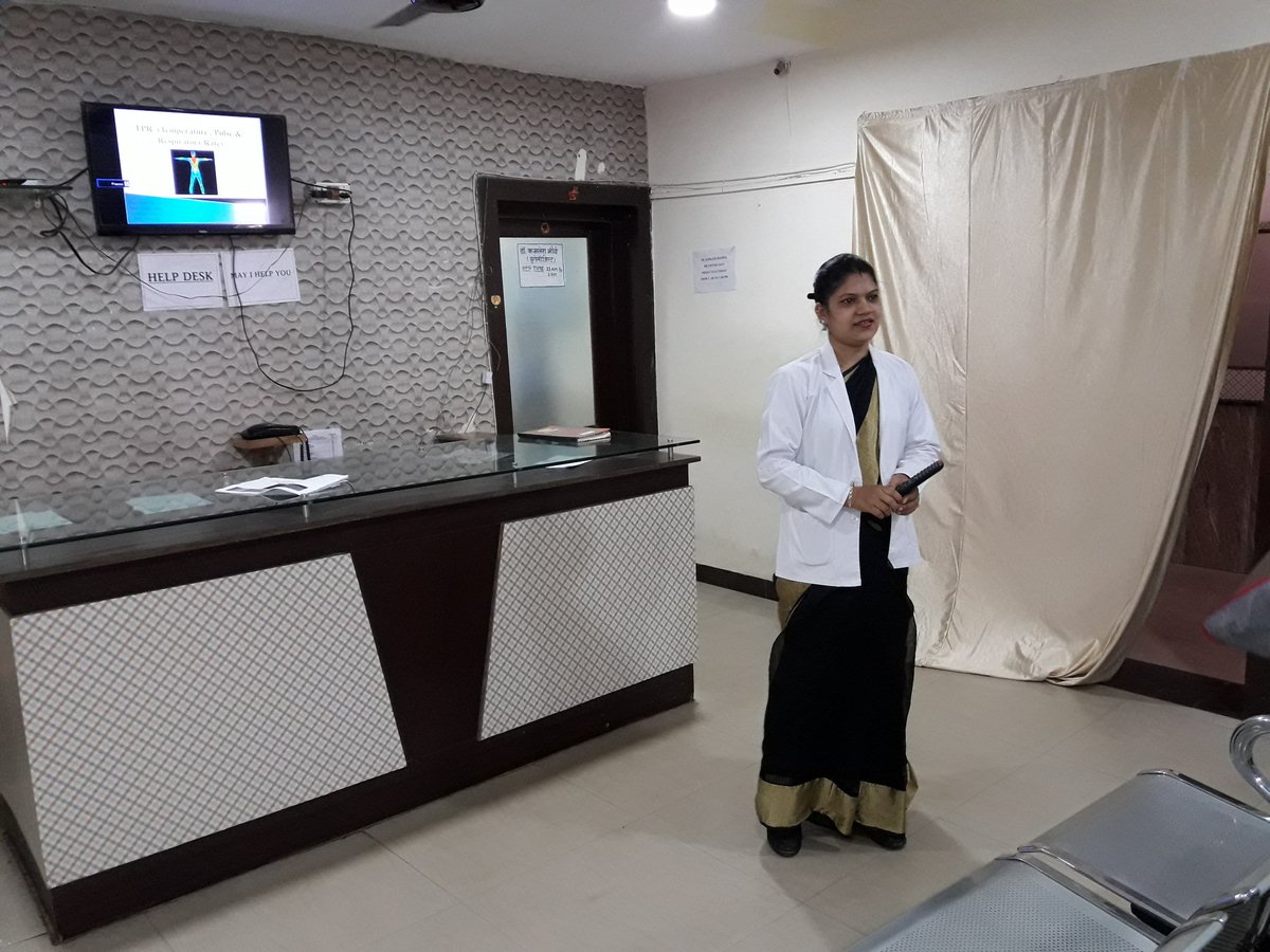 MarkHospital's tweet photo. मार्क अस्पताल में प्रशिक्षिका श्रीमती विनीता पाटले के द्वारा नर्सिंग स्टाफ को (पल्स एवं टेम्प्रेचर) के बारे में प्रशिक्षित किया गया. https://t.co/khn4dBW2vE