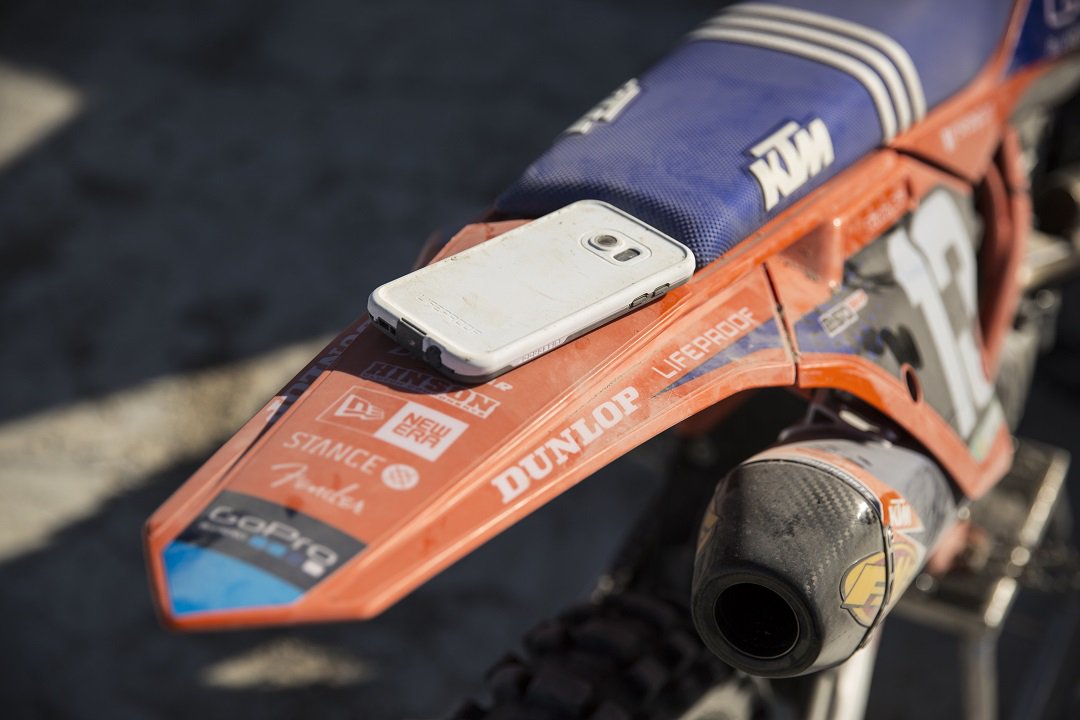 This Summer, ride in style!  FRĒ, available for iPhone and Samsung over on our website. Shop yours today! bit.ly/lp_freIE