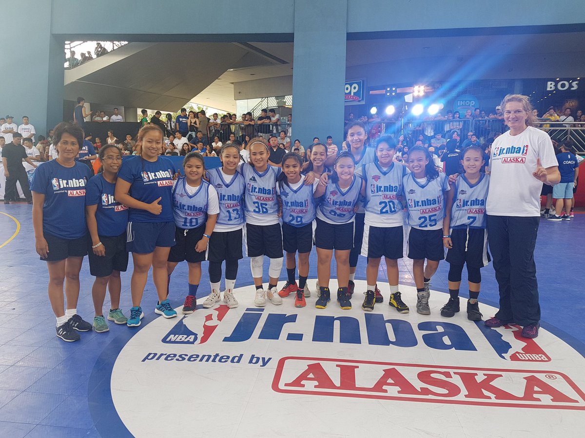 NBA_Philippines's tweet photo. The top girls of #JrNBAPh2017 with @WNBA Legend Sue Wicks. https://t.co/388mUsvs8a