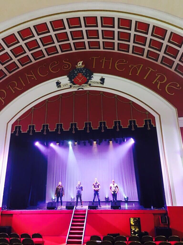 VoxFortura's tweet photo. Thank you @PrincesTheatre Clacton! We've had such a blast on our final night of our #Classical Soul tour! Thank you all for supporting us! X https://t.co/gm9CpZfcgV