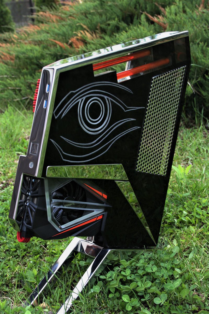 CoolerMaster's tweet photo. Inverted! by Csaba Varkuti https://t.co/h9kepD2zYX #CASEMOD2017 https://t.co/X8zMLcrU1B