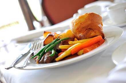 PolurrianHotel's tweet photo. #Sunday lunch free kids club &amp; live classical guitarist #Sundaylunch #lovecornwall call 01326 240421 to book. #thelizardcornwall #mullion https://t.co/oaQDhKokLT
