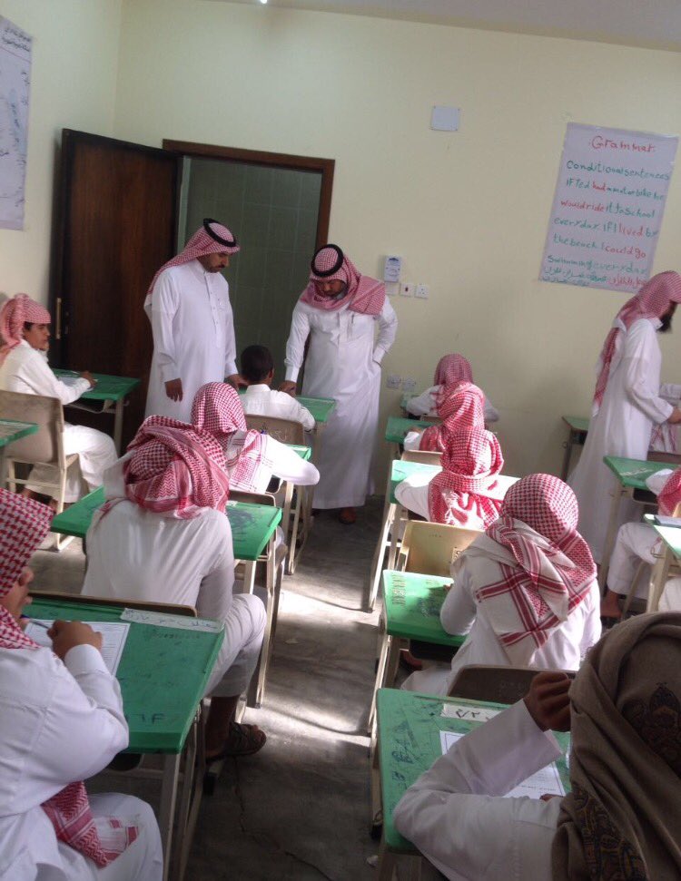 sjhm310's tweet photo. تشرفنا اليوم في مدرسة جهام المتوسطة بزيارة مساعد مدير مكتب التعليم بـ الجمش للشؤون المدرسية أ. نادر دعيج الدلبحي https://t.co/HBMTA54doP
