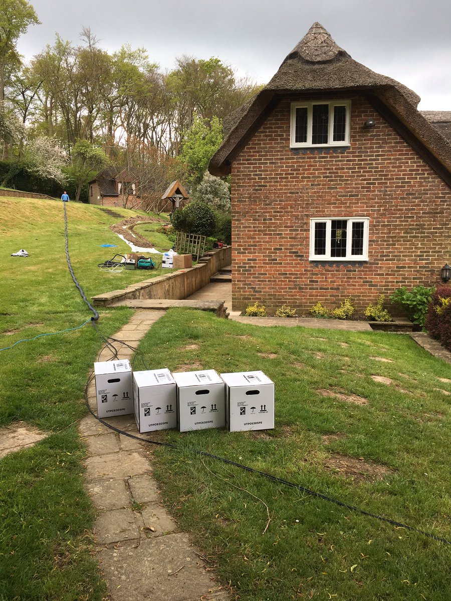 A complicated Cat6 / Data retrofit #installation to this very old #Berkshire #thatched cottage 

#homeautomation 
#data 
#cat6 
#electrician