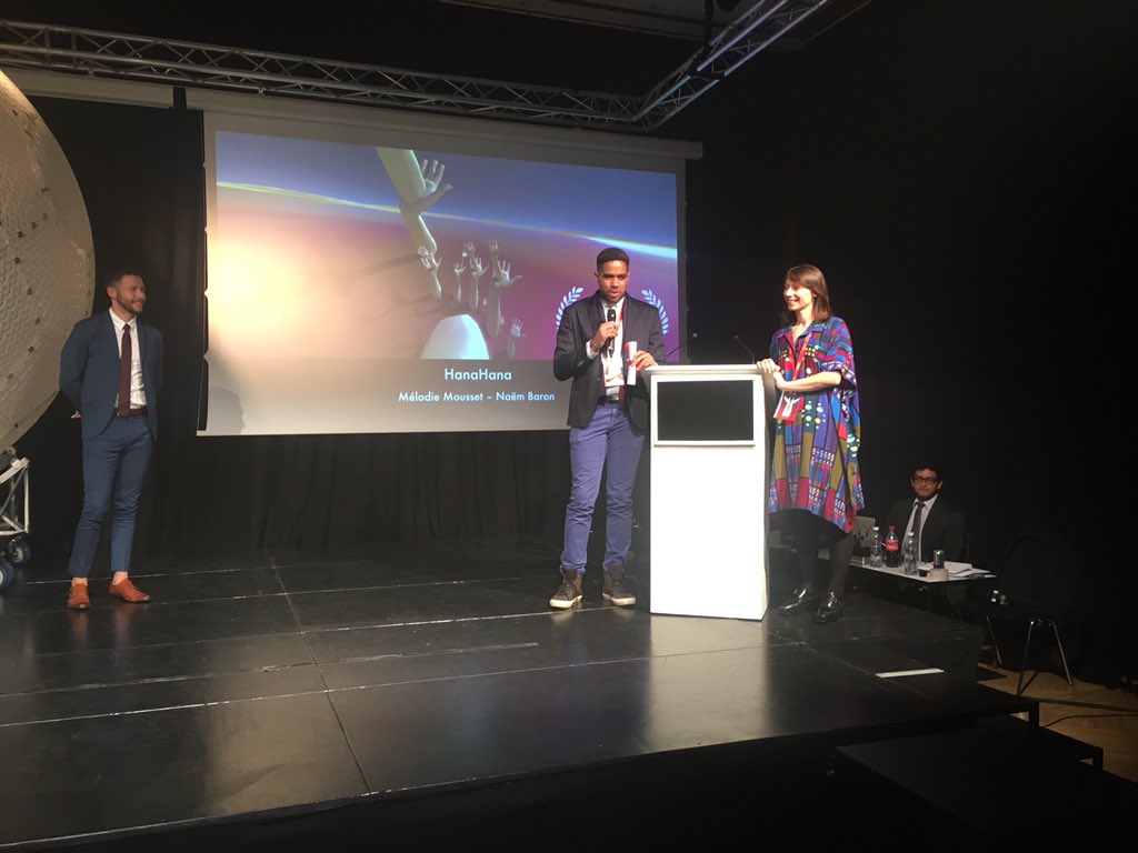 Congrats  #MelodieMousset & @Naem_N3ms_Baron for winning best interaction @WorldVRforum with #Hanahand