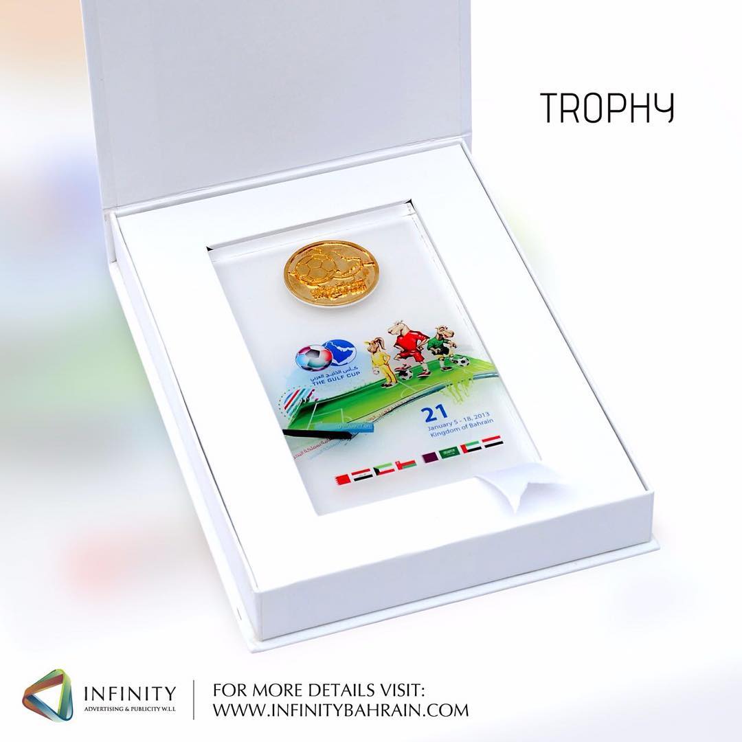 InfinityBahrain's tweet photo. Acrylic trophy with golden medal #acrylicpainting #trophy #Medal #laser_engraving
كأس بألوان الأكريليك وميدالية ذهبية #ميدالية #ألوان #تصميم https://t.co/4iLjT56SlB