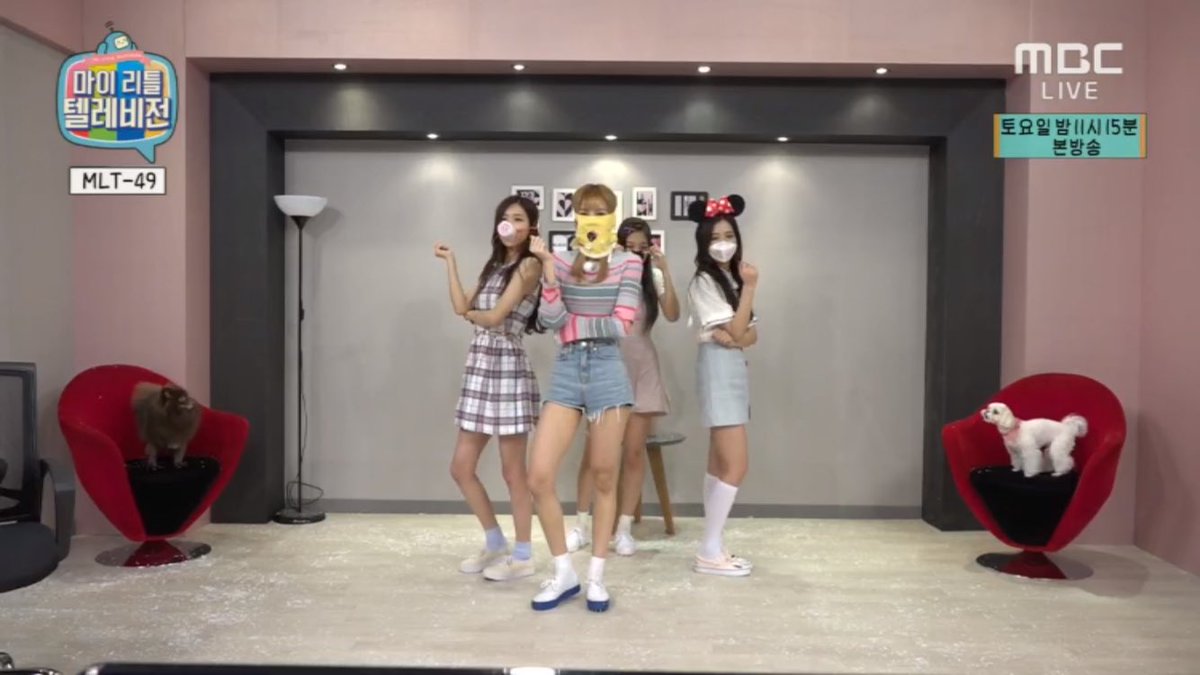 ClubSingChicago's tweet photo. ไม่มีอะไรจะมาฉุดรั้งสติของลิซได้อีกต่อไปแล้ววววววว😫😫🤣🤣 #LISA #BLACKPINK https://t.co/wD8PSxdOGk