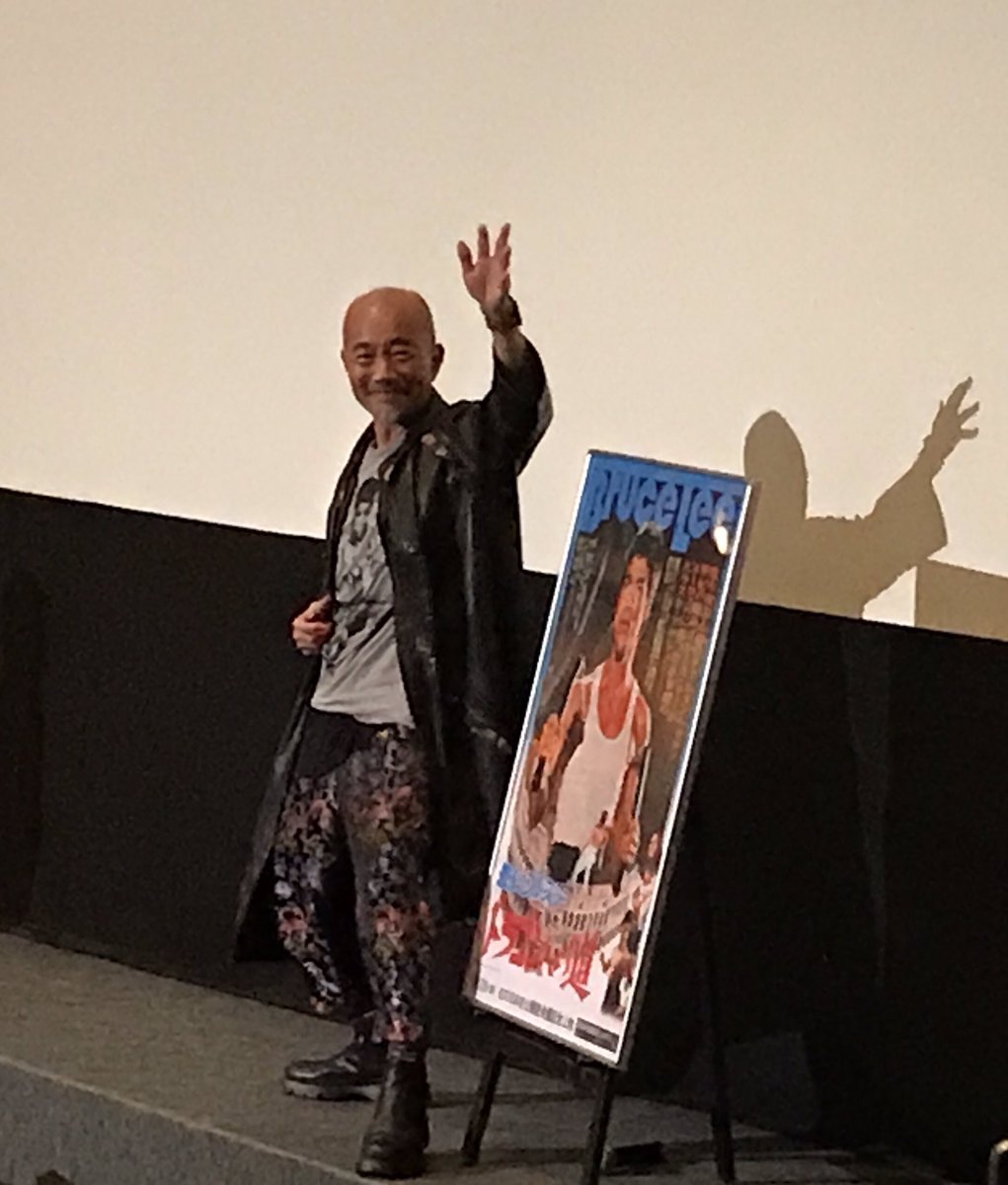 Yoship3m On Twitter ドラゴンへの道 話は無理筋だし 前半やたらトイレを探してばかりのブルース リーは謙虚でカワイイけど 間延びしたローマ観光映画のよう だが殴られるとちゃんと顔が腫れるカンフーは激ヤバのカッコよさ コロシアムでのチャック ノリスと
