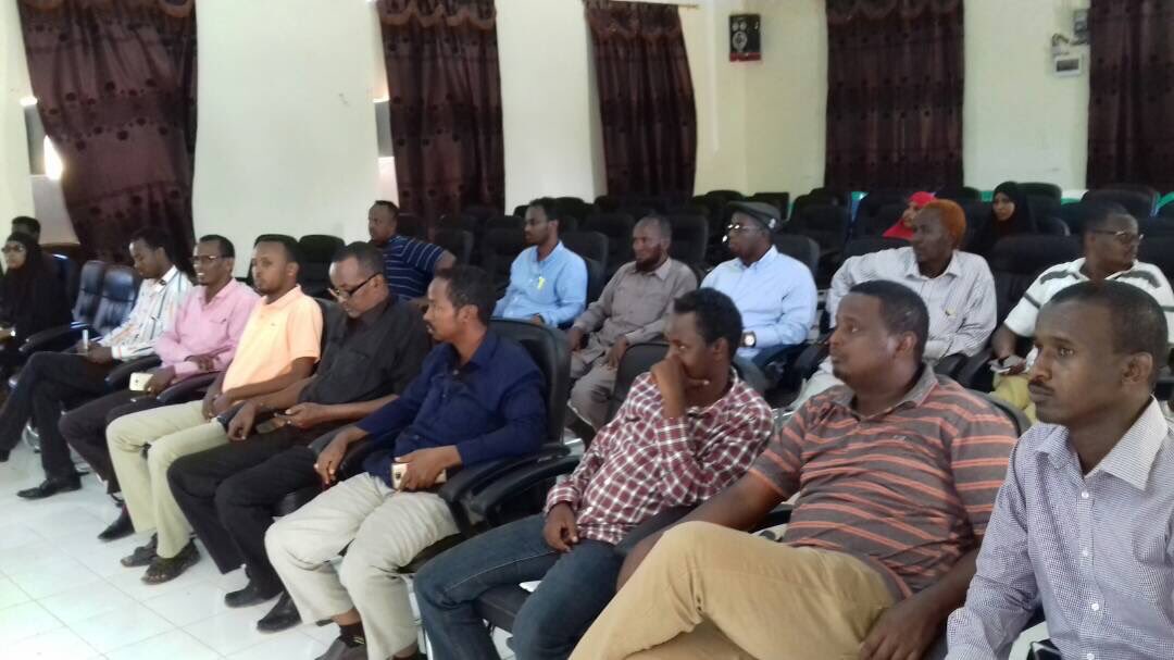 MOWDAFA's tweet photo. @MOWDAFA Director General speaking at the launching ceremony of #Puntland #AidsCommission #PAC https://t.co/nlhVI4GrLL