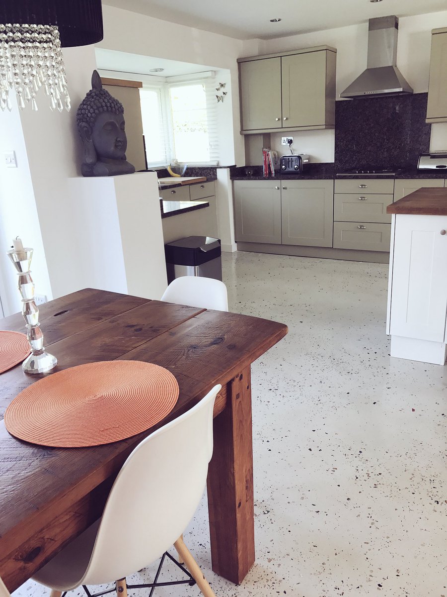 lloydyefc10's tweet photo. If you need a polished concrete floor then I recommend you give @Acepolished22 a shout #GreatJob #NewKitchenFloor #PolishedConcrete https://t.co/fJZ6TuHfnN