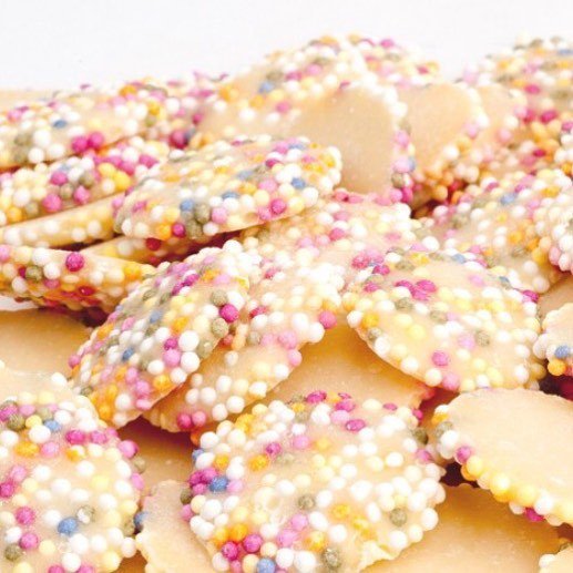 Chewbz's tweet photo. Snowies 🌈 #sugarrush #sweets #retrosweets #childhoodmemories #iotd https://t.co/NbdNNrE00a https://t.co/o0LHCaDnG8