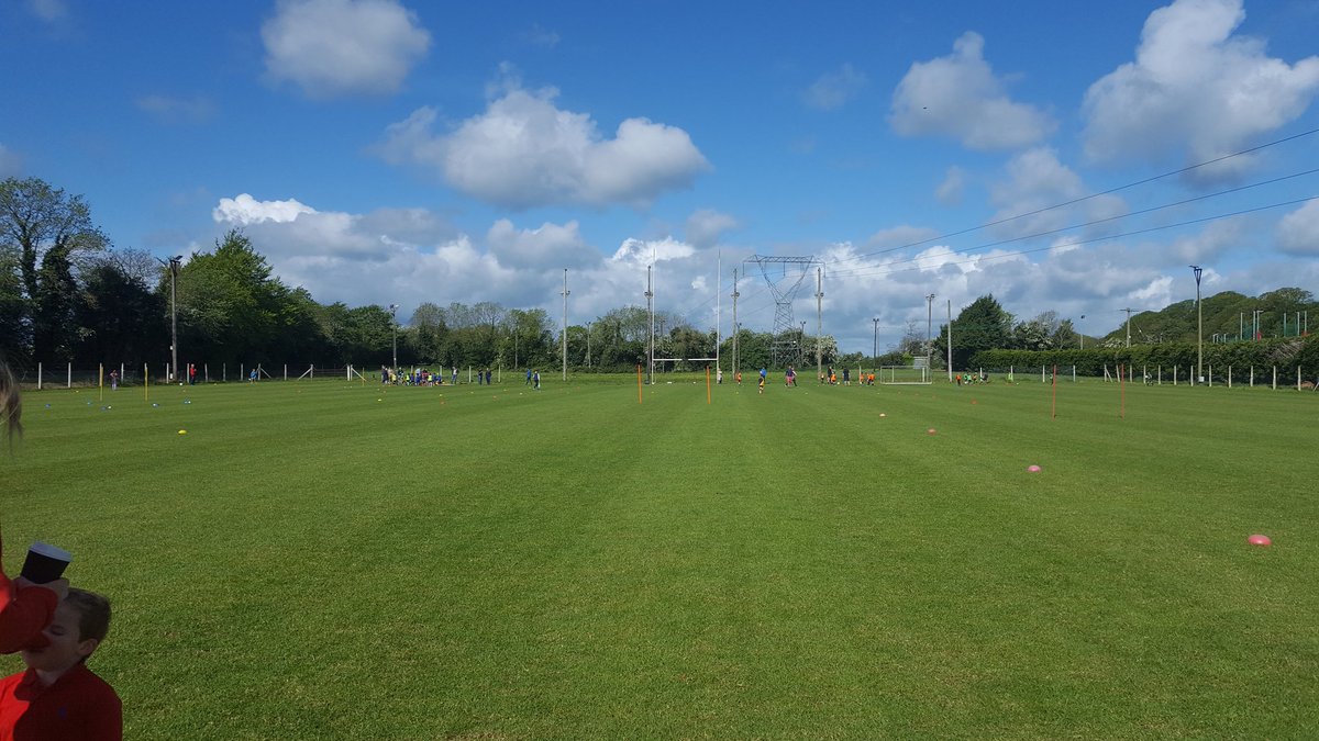 niall_t_murphy's tweet photo. U7's training...great way to blow the cobwebs after @ACI_Dublin2017 https://t.co/tPwNBBlq9e