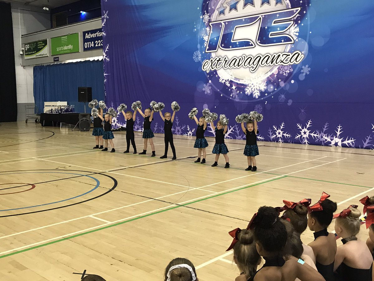 PureDWCheer's tweet photo. Well done infinity! 💙💙 https://t.co/fSwtEayVOP