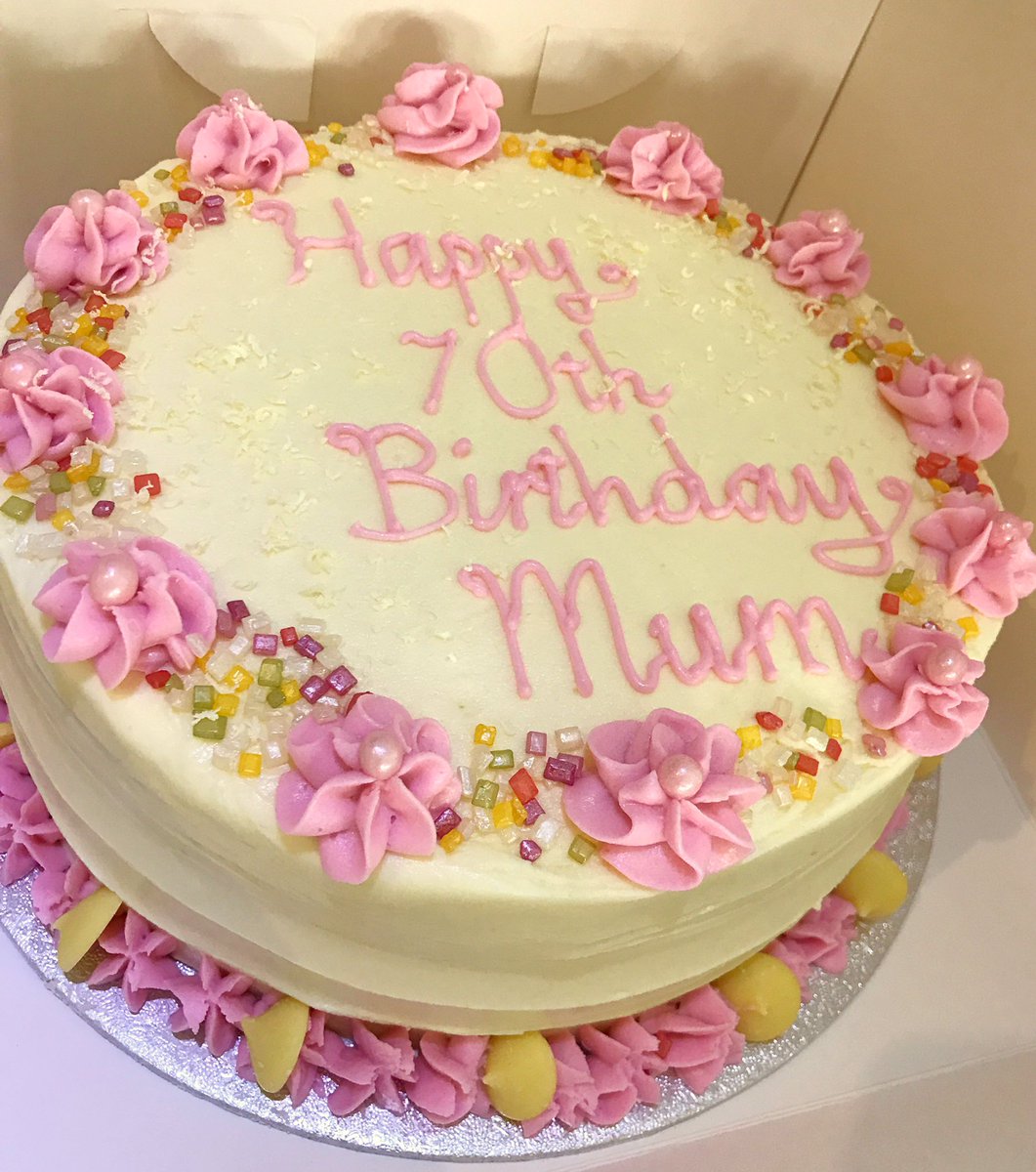 DeeliciousGee's tweet photo. Celebrating stonking seventy thoughtfully 👊 #VenerateKindness #DairyFree #Vegan #VeganTreat #WhatVegansEat https://t.co/kWSZQQyvri
