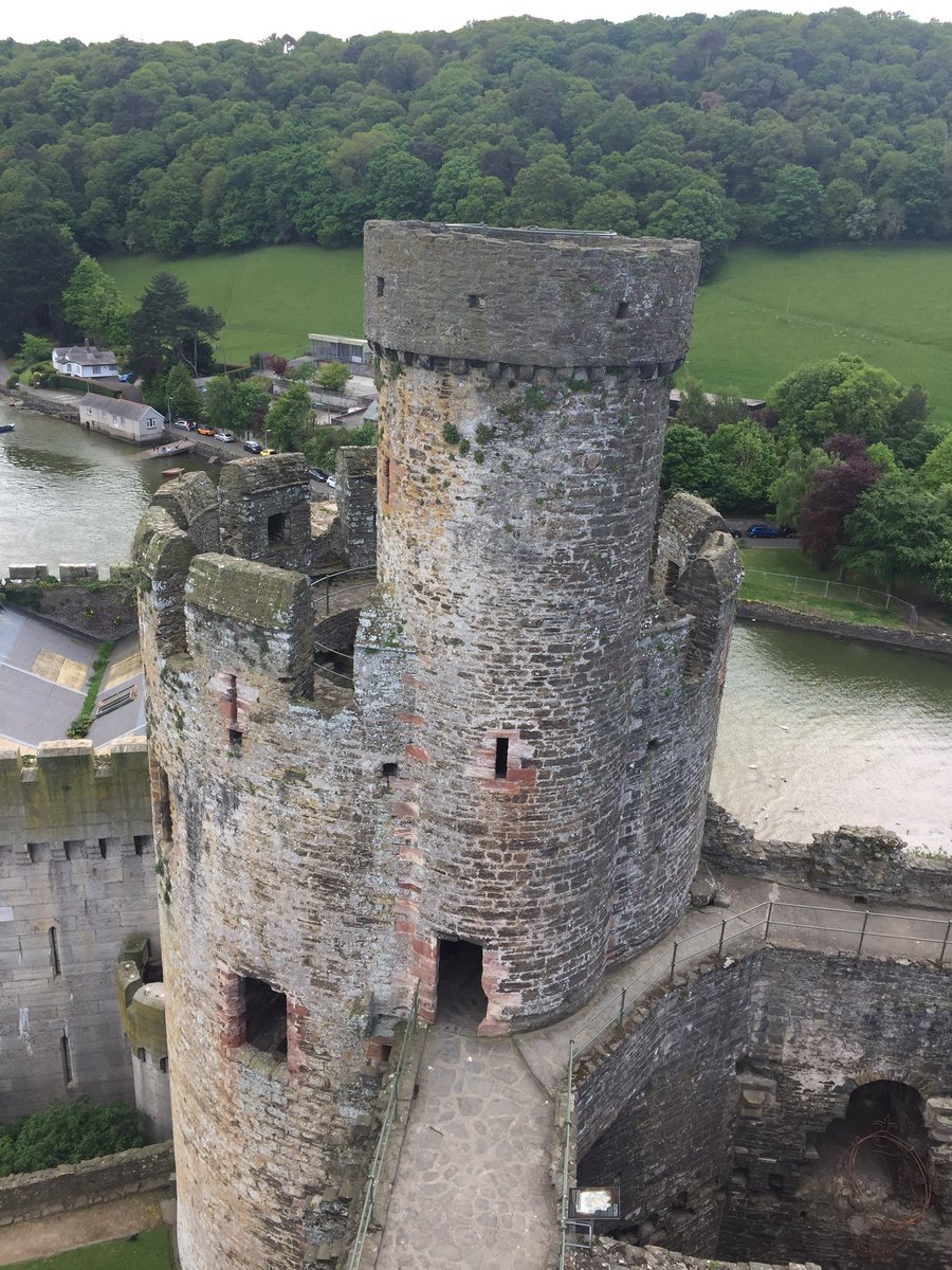 Visiting #Conwy #castle &amp; town for a Scout camp reccy this afternoon. Enjoying the town in the glorious #northwales sunshine. #iscoutcymru