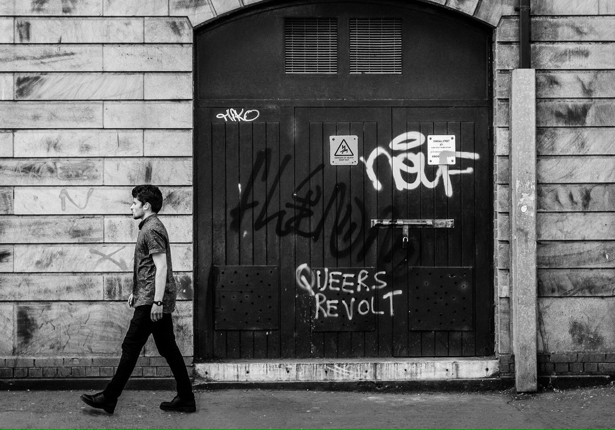 belfaststreet's tweet photo. People write the strangest things on doors #graffiti #belfaststeet #Streetart #streetphotography @StreetPhotoInt https://t.co/b4UBXXtoMS