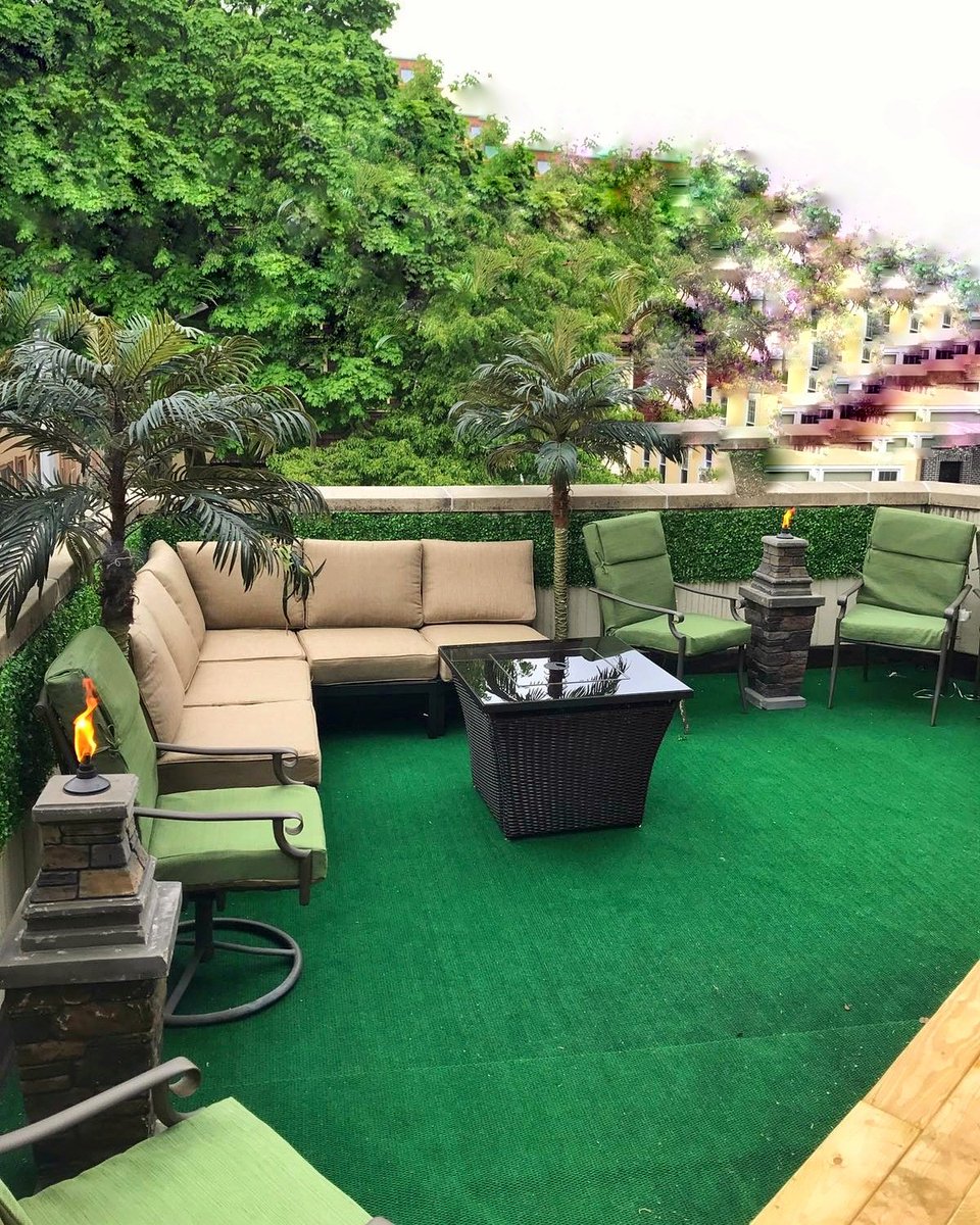 At LPR headquarters, we take VIBEs into serious consideration. Like what you see? follow and get in touch.
It's all FREE!! Share us!