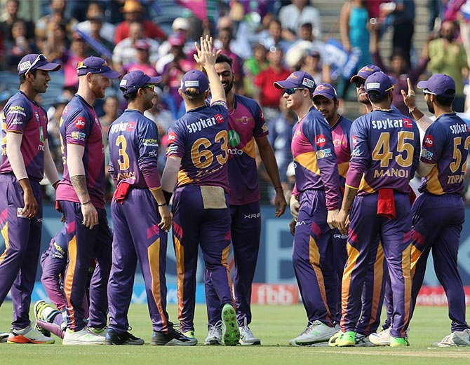DainikBhaskar's tweet photo. LIVE #RPSvsKXIP: पंजाब का पांचवां विकेट गिरा, मैक्सवेल शून्य पर आउट
https://t.co/w3qeVZsEKN https://t.co/XEe9evDIIn