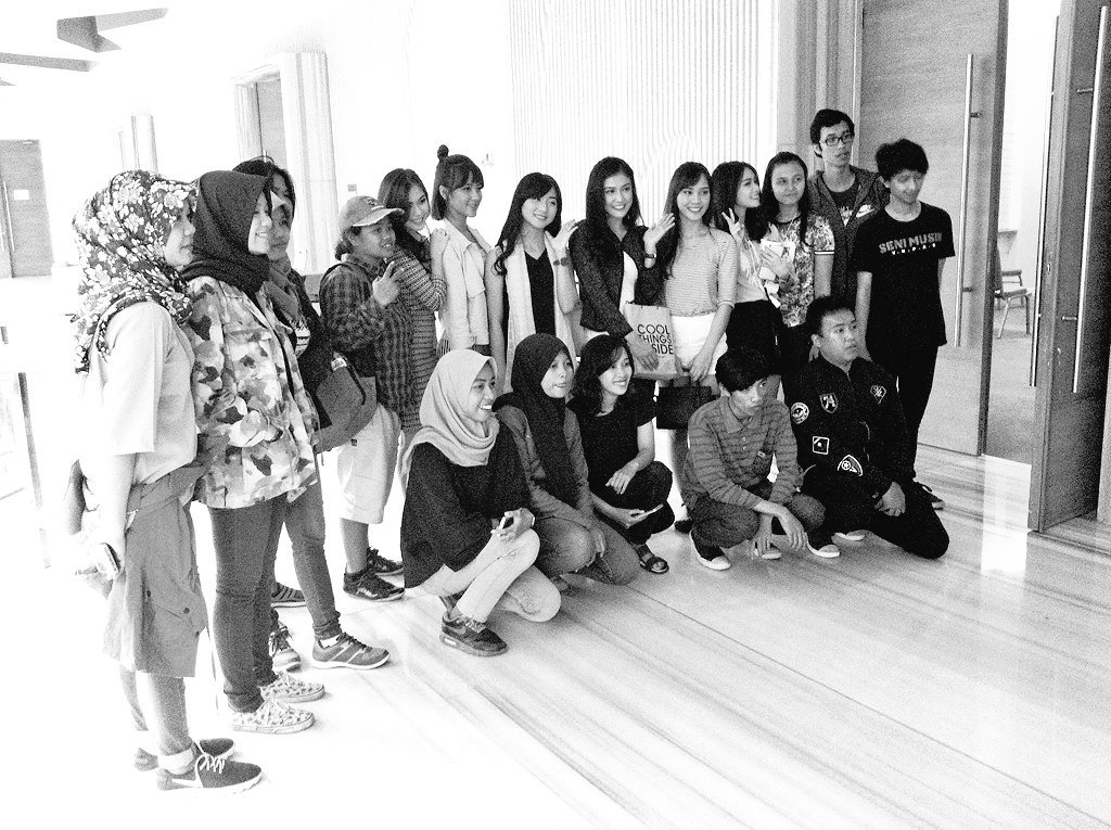 makasih ya yang udah pada dateng,makasih juga buat <a href="/Cherrybelleindo/">Cherrybelle Indonesia</a> atiati di jalan see you next time😉