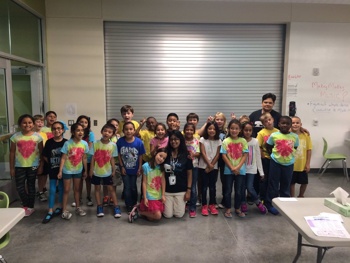 ZSabzaali's tweet photo. Mrs. Sabzaali's 2nd grade class @KatyShawCenter #bethkelegacy #cbe2nd https://t.co/xPk8tmMztG