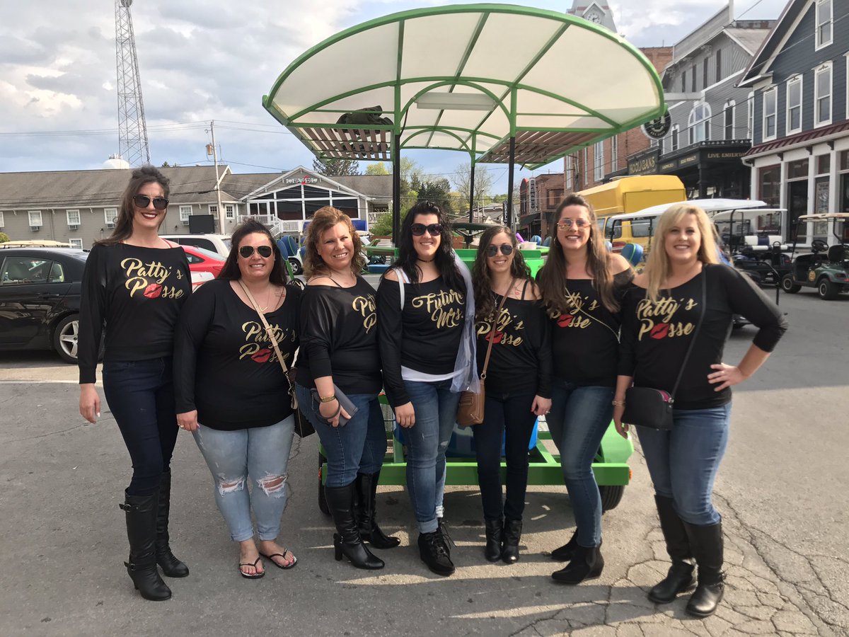 pibrollingpub's tweet photo. We're rolling on the island! Had fantastic weather and a bunch of fun for our first tours!! https://t.co/02UFrh69kp