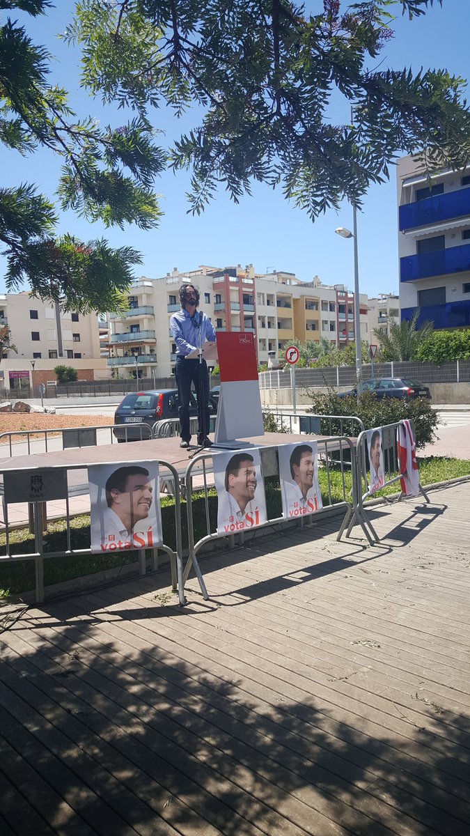 diana_alforja's tweet photo. @CarlesTgna Hi ha dretes i esquerres: qui diu que no, és de dretes!! #TarragonaAmbPedro #CunitAmbPedro @tgnambpedro https://t.co/0UPIQZkBDx