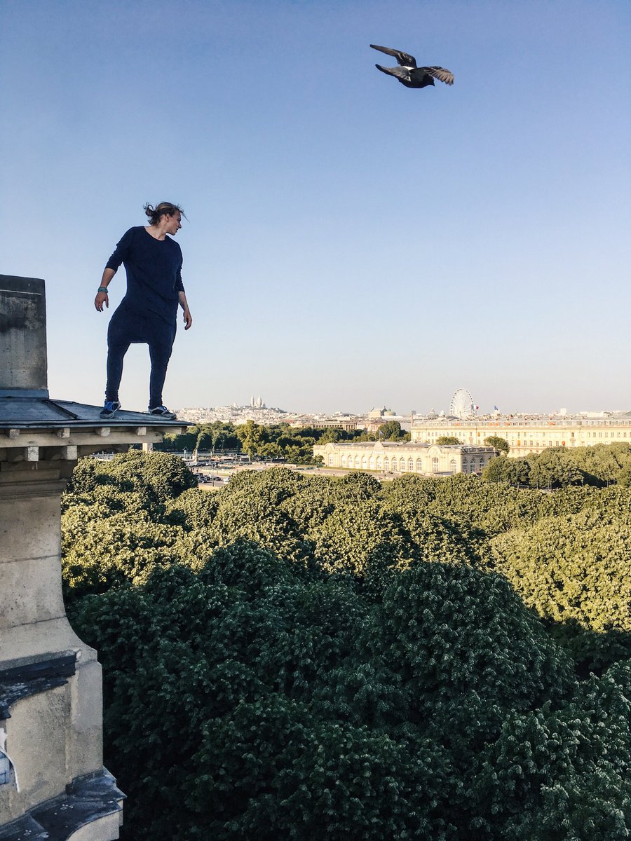 Je ne suis pas la pour l'imiter, mais juste pour l'admirer .. 📷 By <a href="/VintageTran/">Vintage Tran</a> <a href="/3FOfficial/">FrenchFreerunFamily</a> #parkour #freerun #paris #parisrooftops